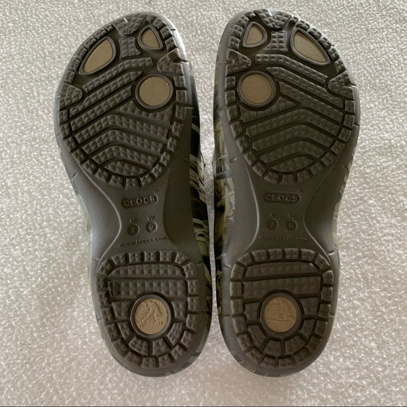 Crocs Flip Flops - Picture 3 of 9